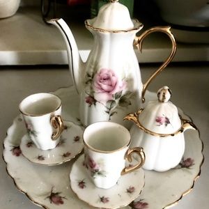 Child’s Porclein 14K Gold trim Tea Set